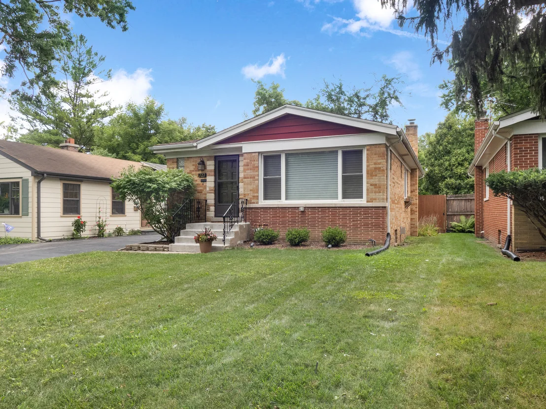 Photo of 727 Harms Road