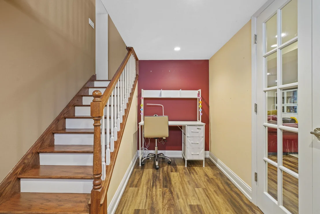 Photo of 421 Vassar Lane