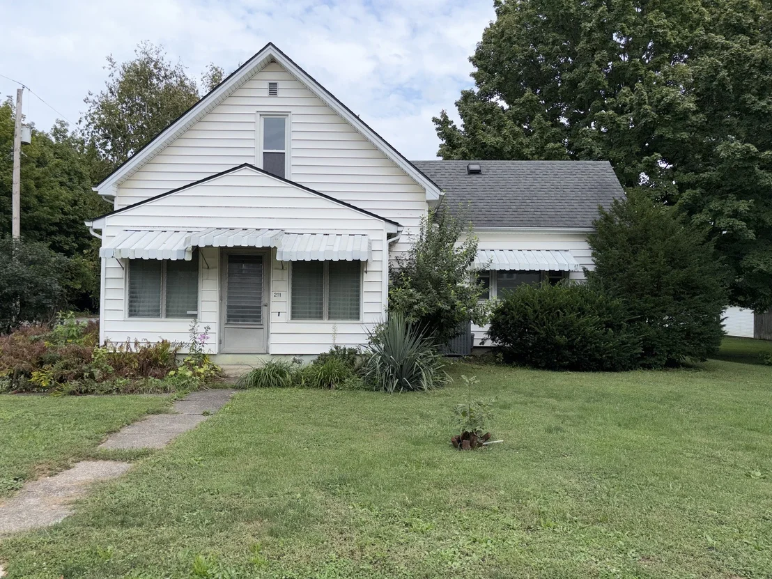 Photo of 211 N Seminary Street