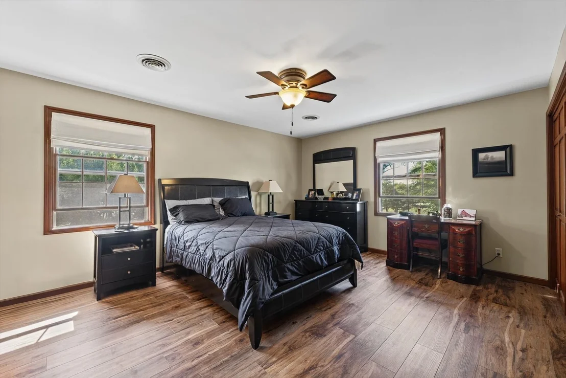 Photo of 703 Surrey Road