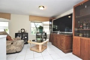 Photo of 910 Hollywood Avenue