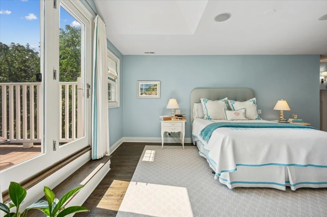 Photo of 837 W Junior Terrace