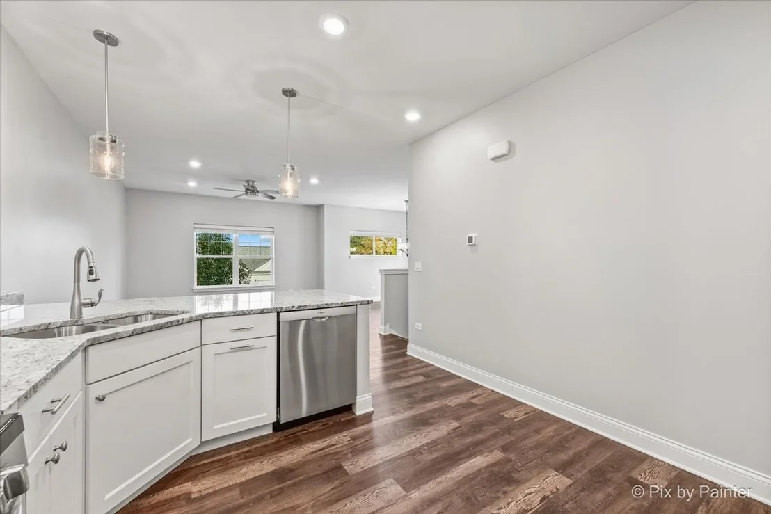 Photo of 735 Harper Avenue