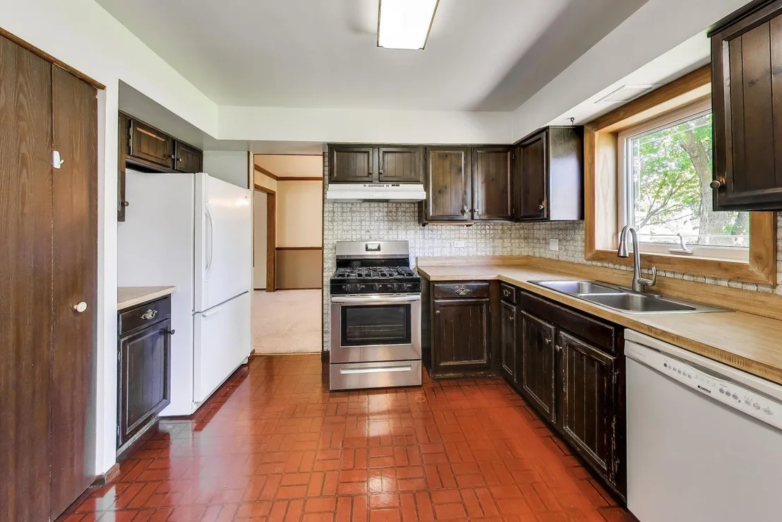 Photo of 1276 Chatham Lane