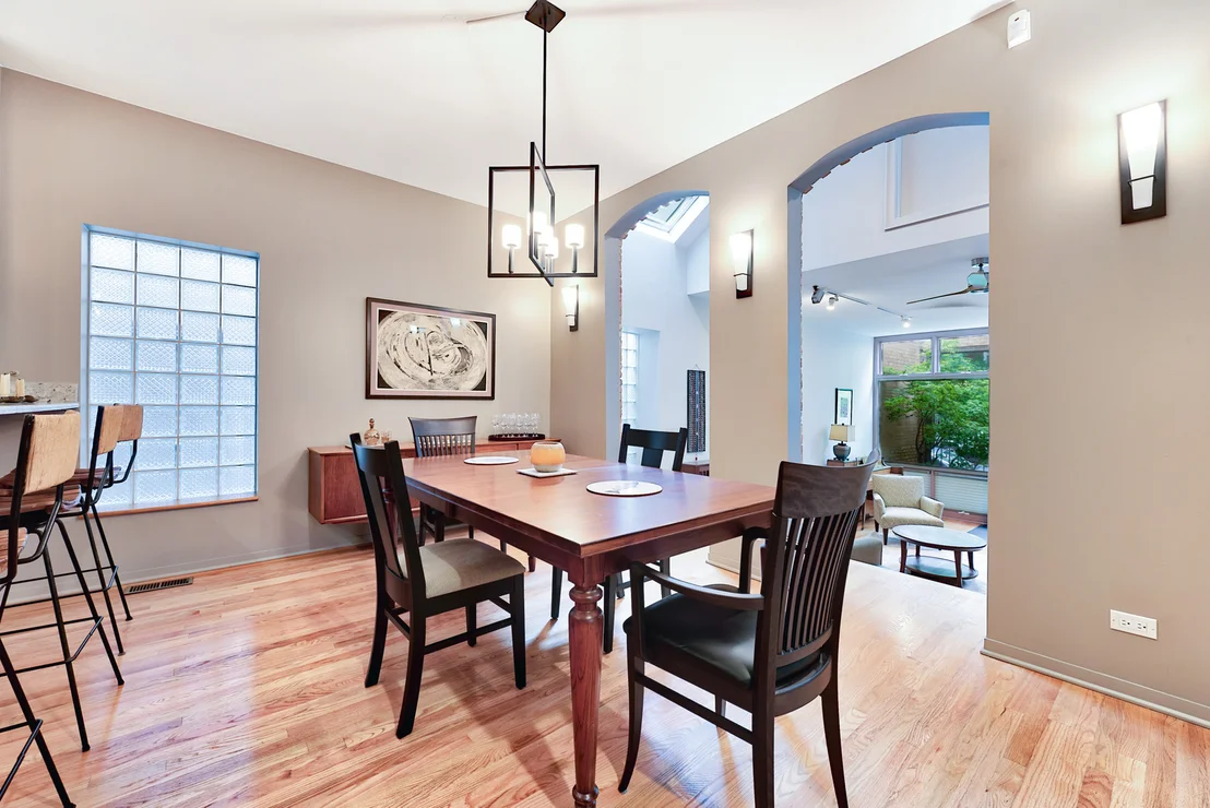 Photo of 1640 W Huron Street