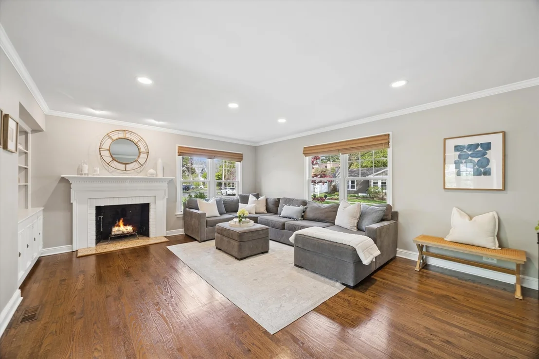 Photo of 258 Crest Road