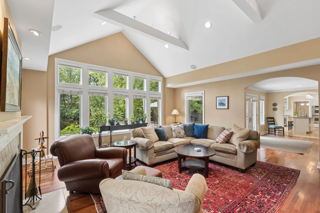 Photo of 860 Kenton Road