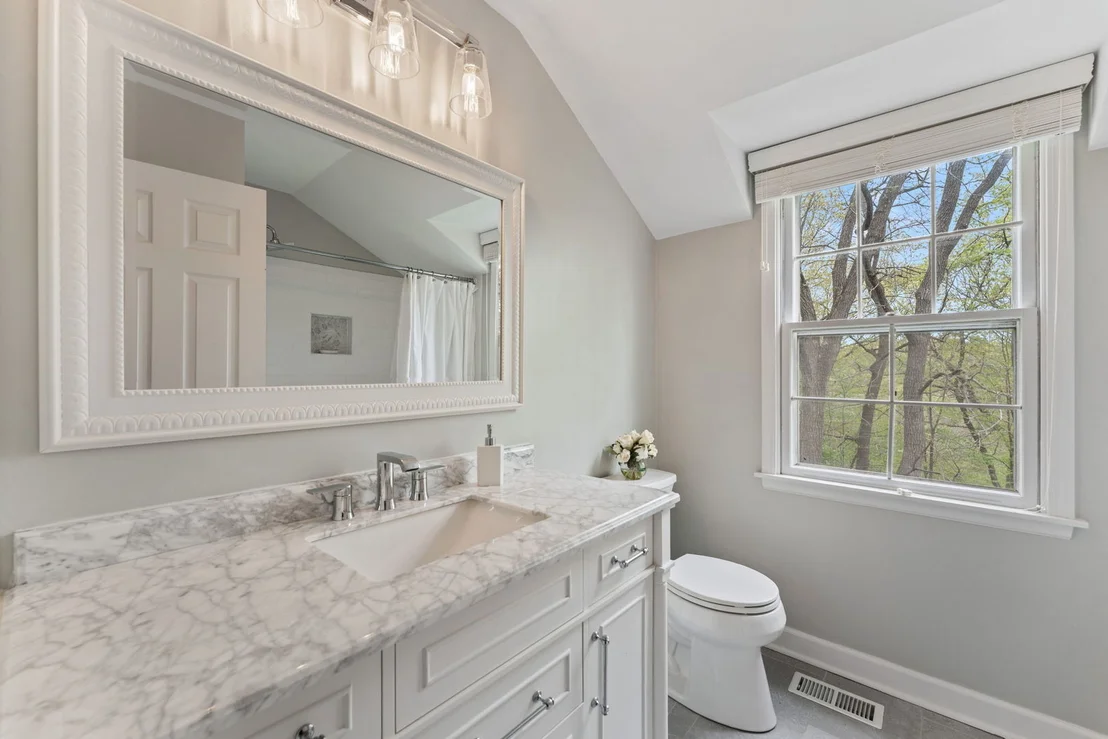Photo of 635 Oakview Drive