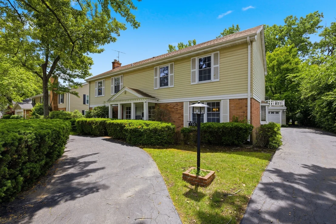 Photo of 750 Carriage Way