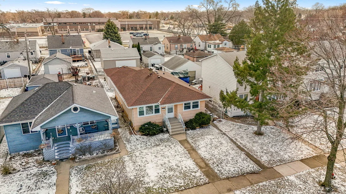 Photo of 17831 Community Street