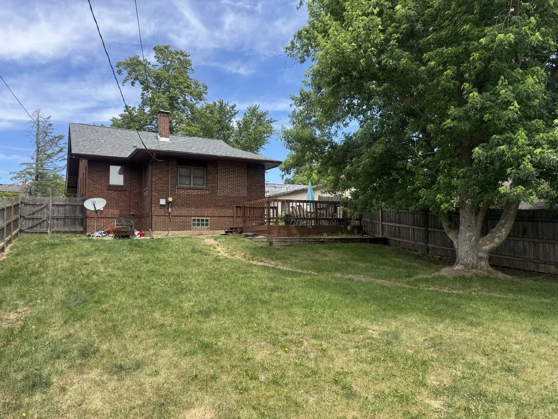 Photo of 105 W 4th Street