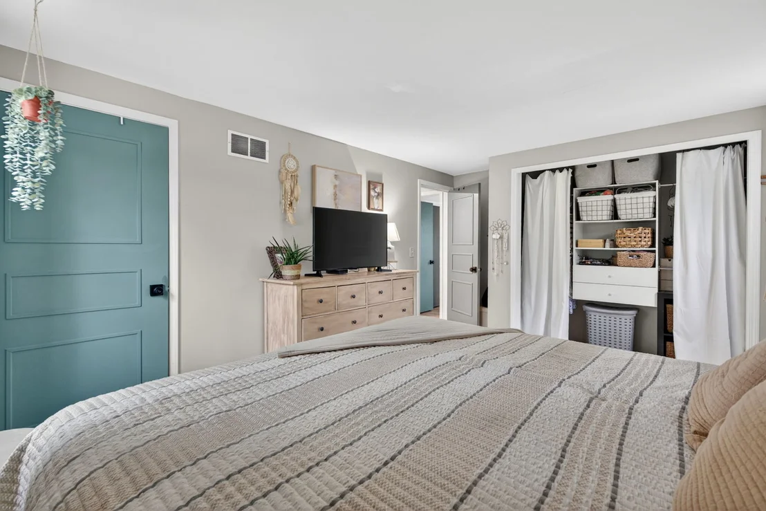 Photo of 8061 W Hill Road