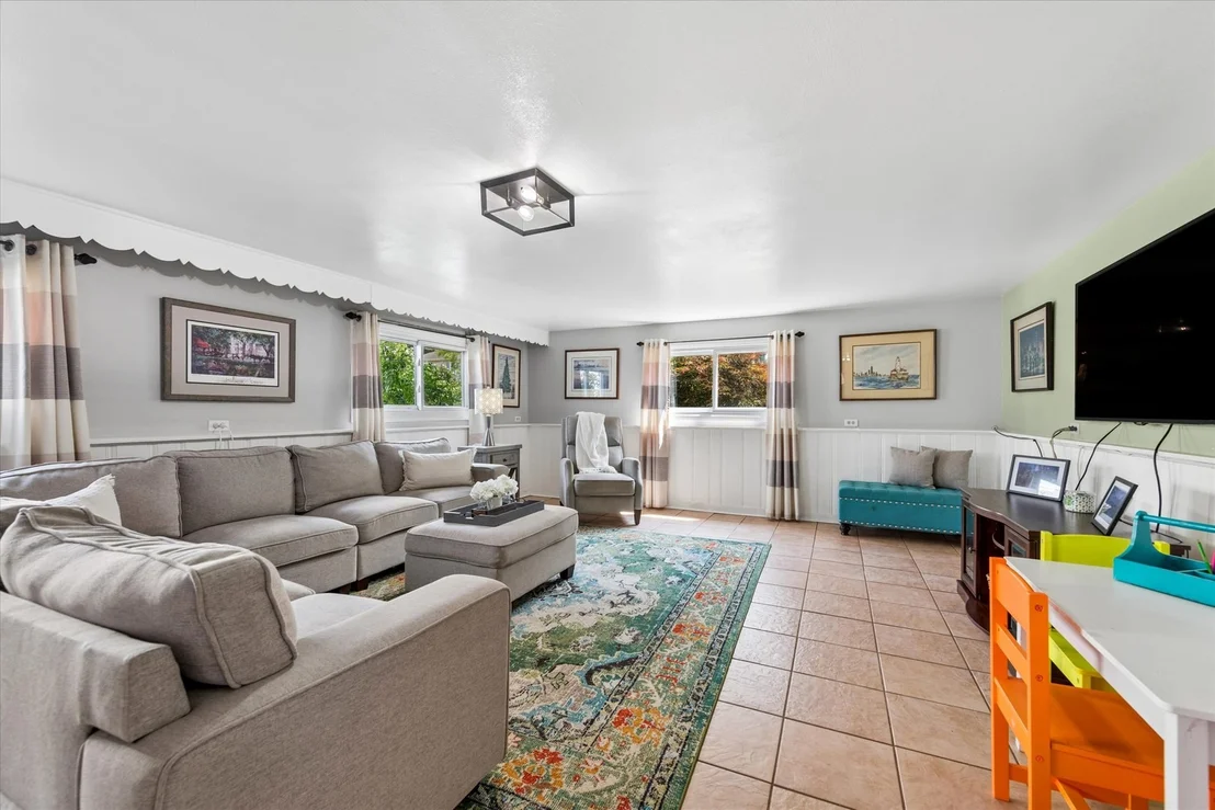 Photo of 1041 Longmeadow Drive