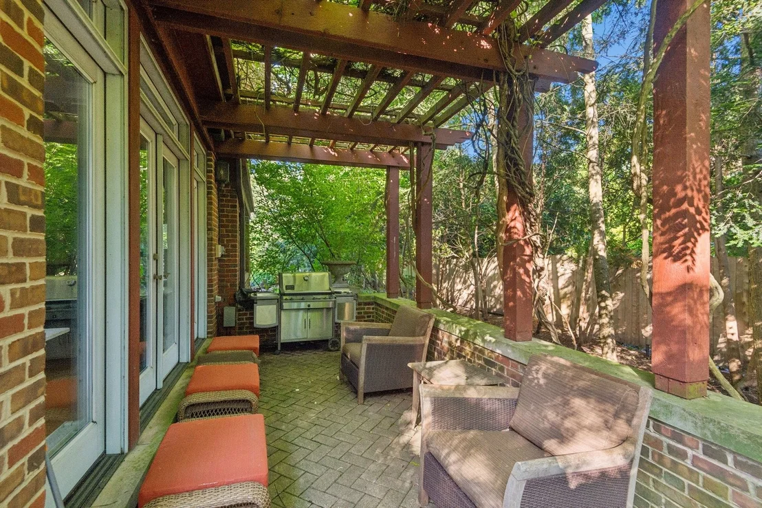 Photo of 770 Sheridan Road