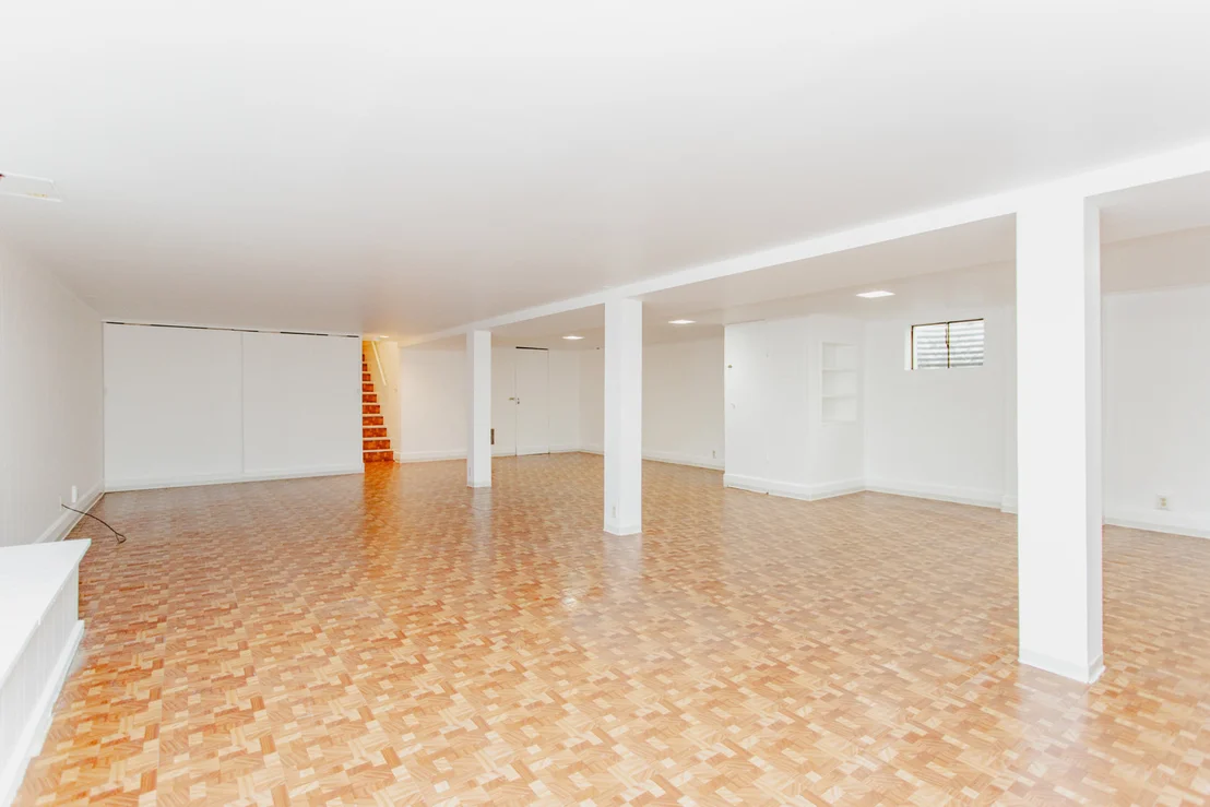 Photo of 818 Leahy Circle