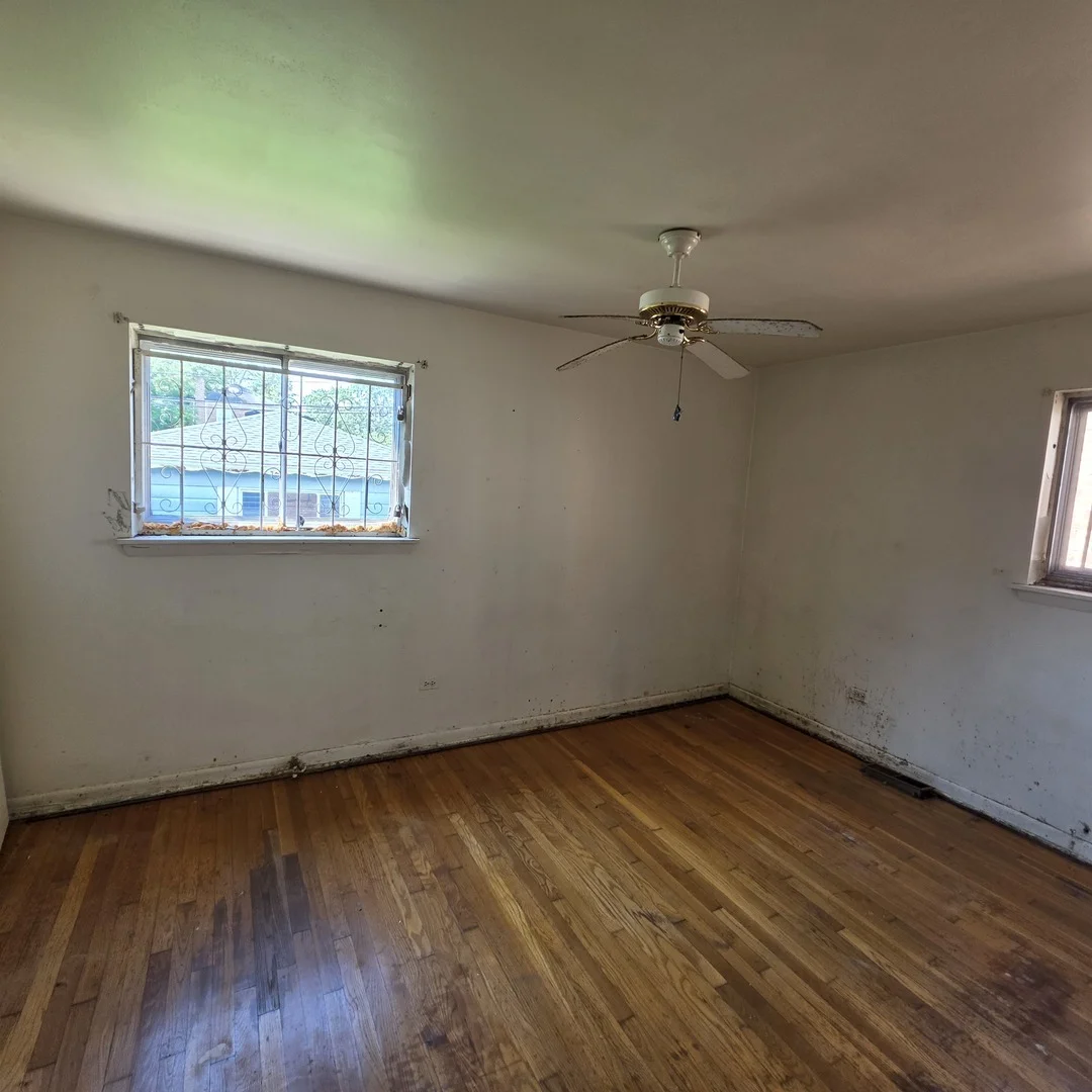 Photo of 423 W 96th Place