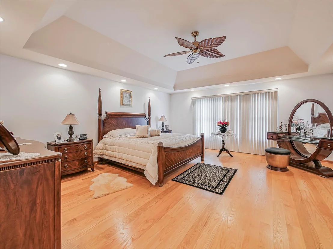 Photo of 1212 Grove Avenue