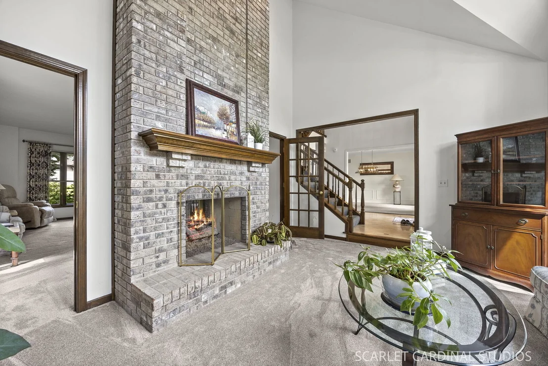 Photo of 849 S River Road