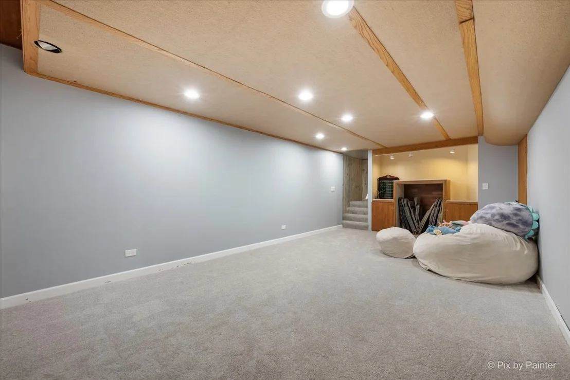 Photo of 658 WAINSFORD Drive