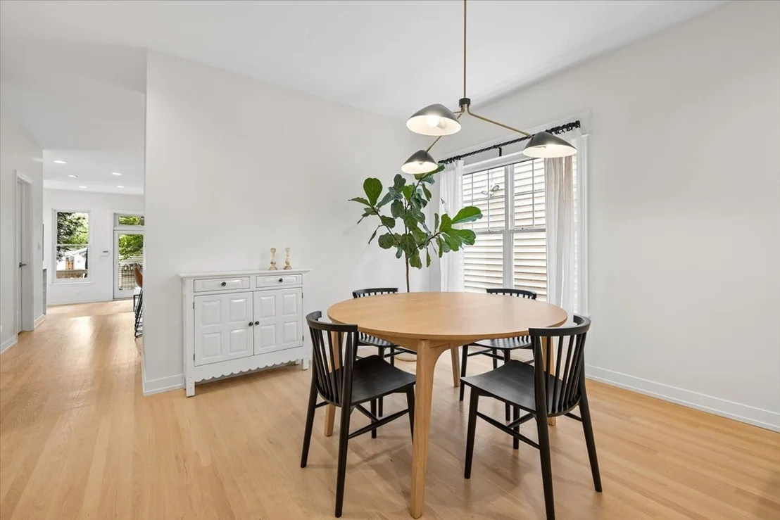 Photo of 331 W Evergreen Avenue