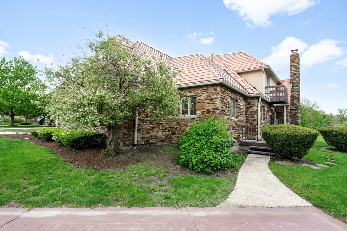 Photo of 910 Red Fox Lane