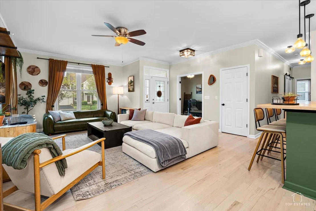 Photo of 875 RED CLOVER Drive