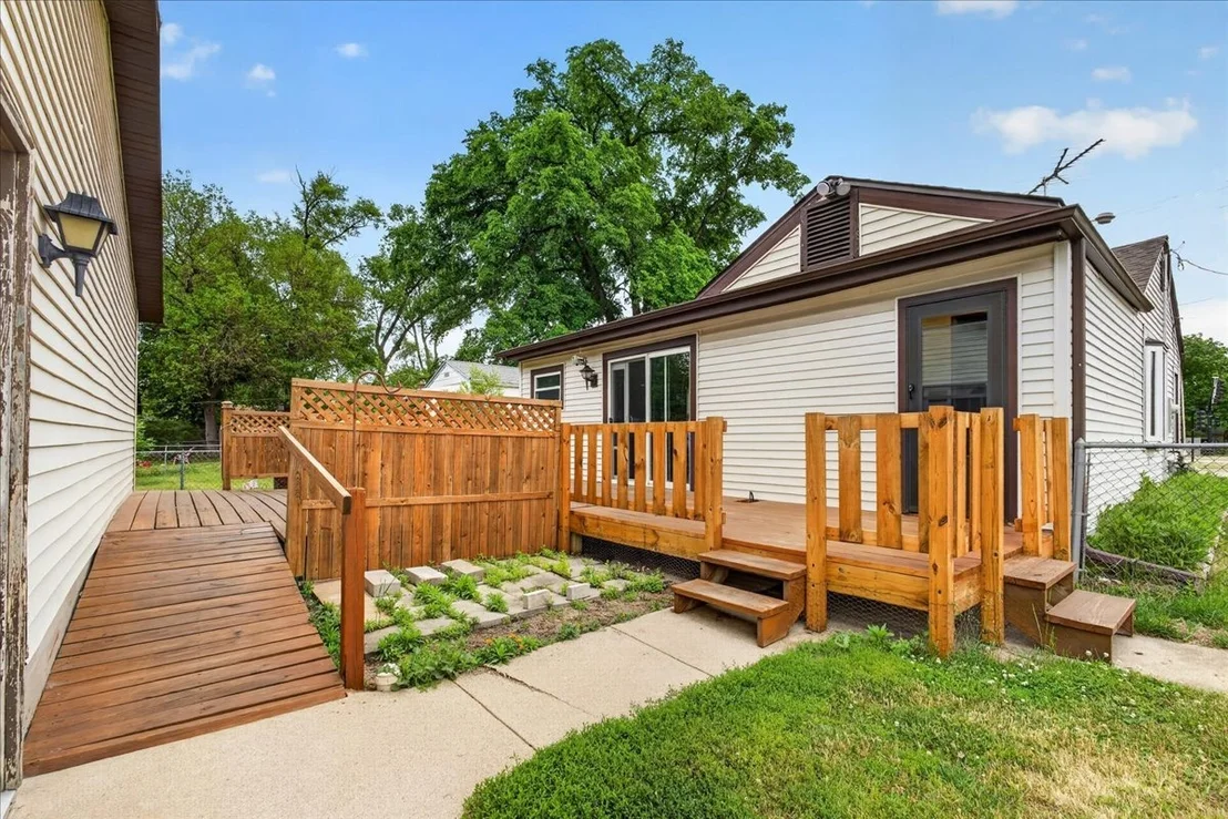 Photo of 302 Harlem Road