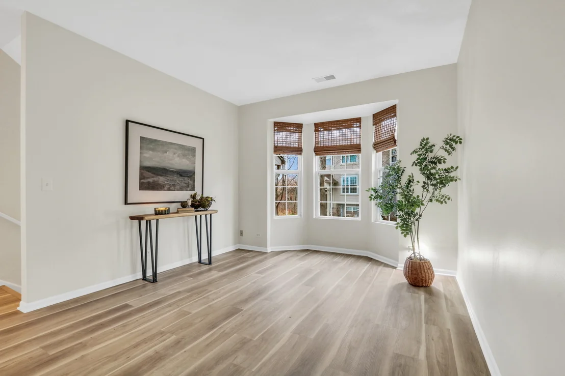 Photo of 983 Ellsworth Drive