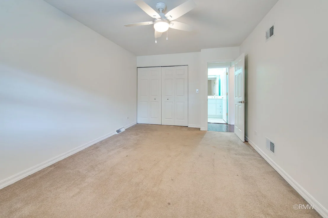 Photo of 1233 N Hickory Trail