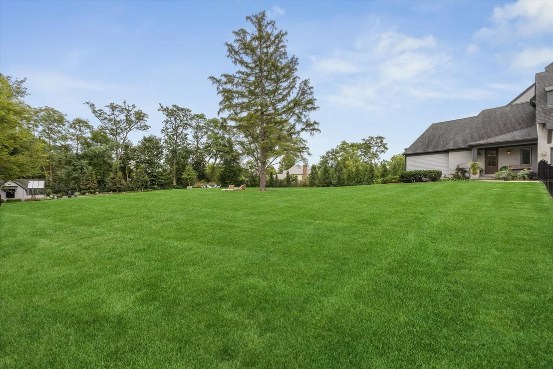 Photo of 1561 Hawthorne Lane