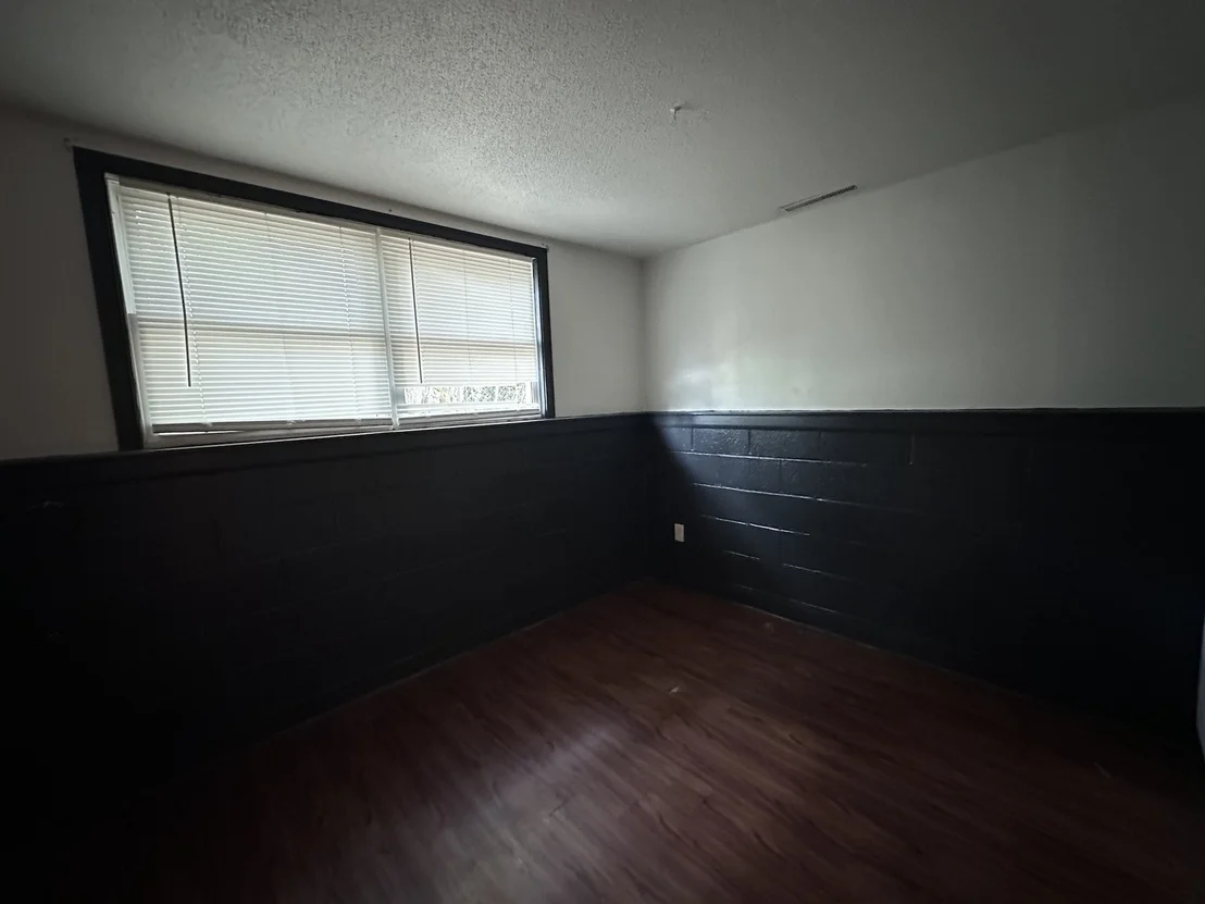 Photo of 909 Sunset Ridge