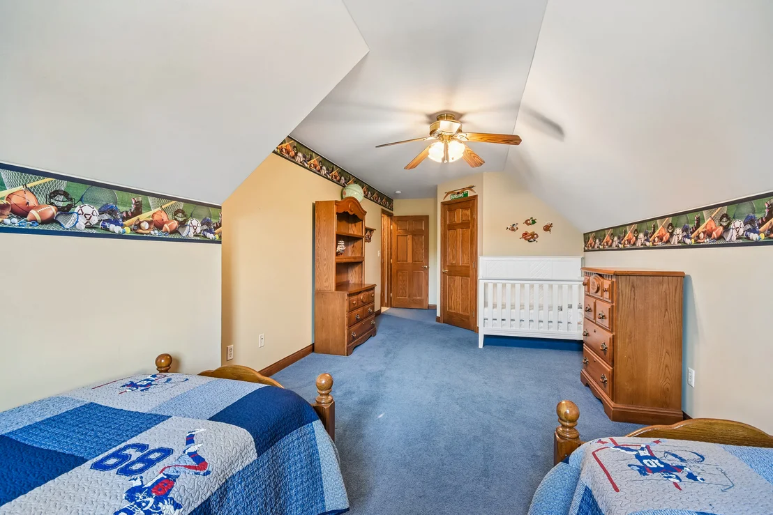 Photo of 1041 Lakeview Drive