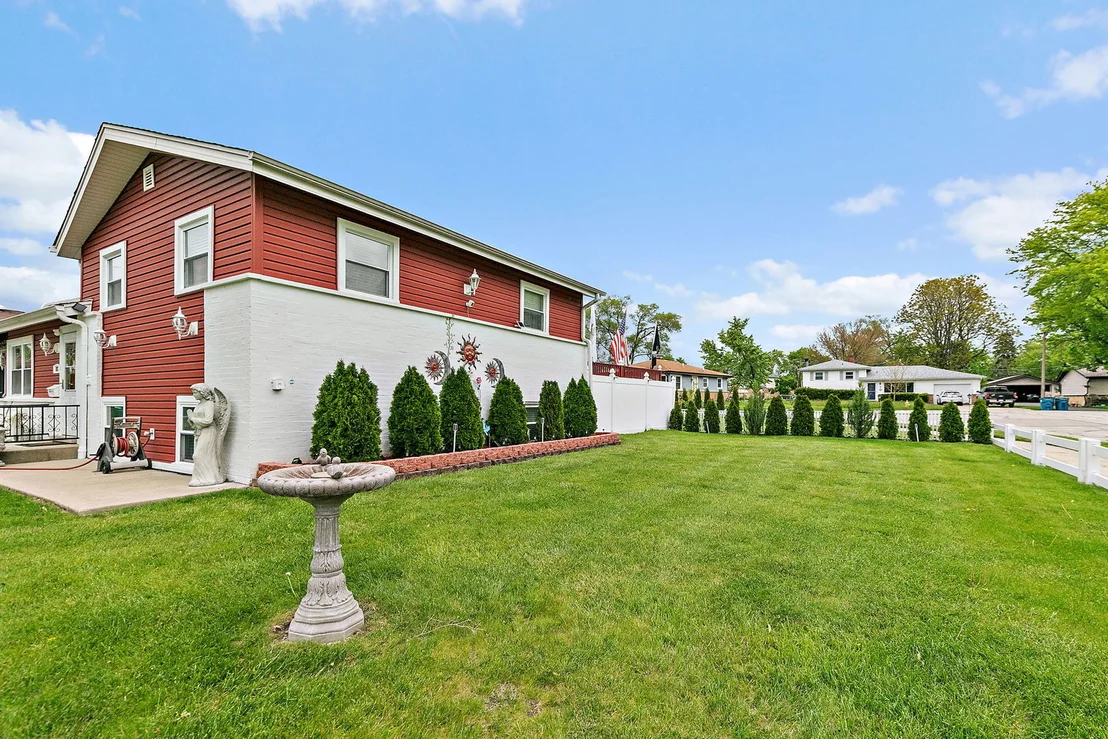 Photo of 115 N Rose Avenue