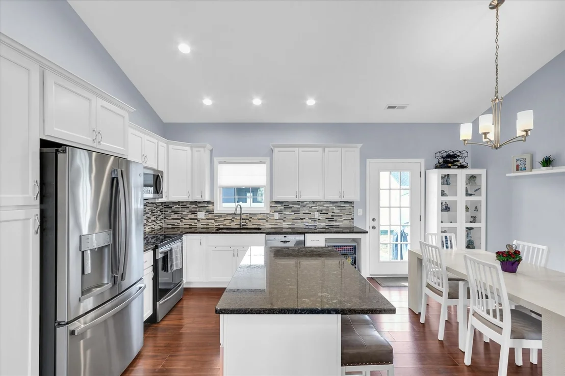 Photo of 1611 E Vernon Drive