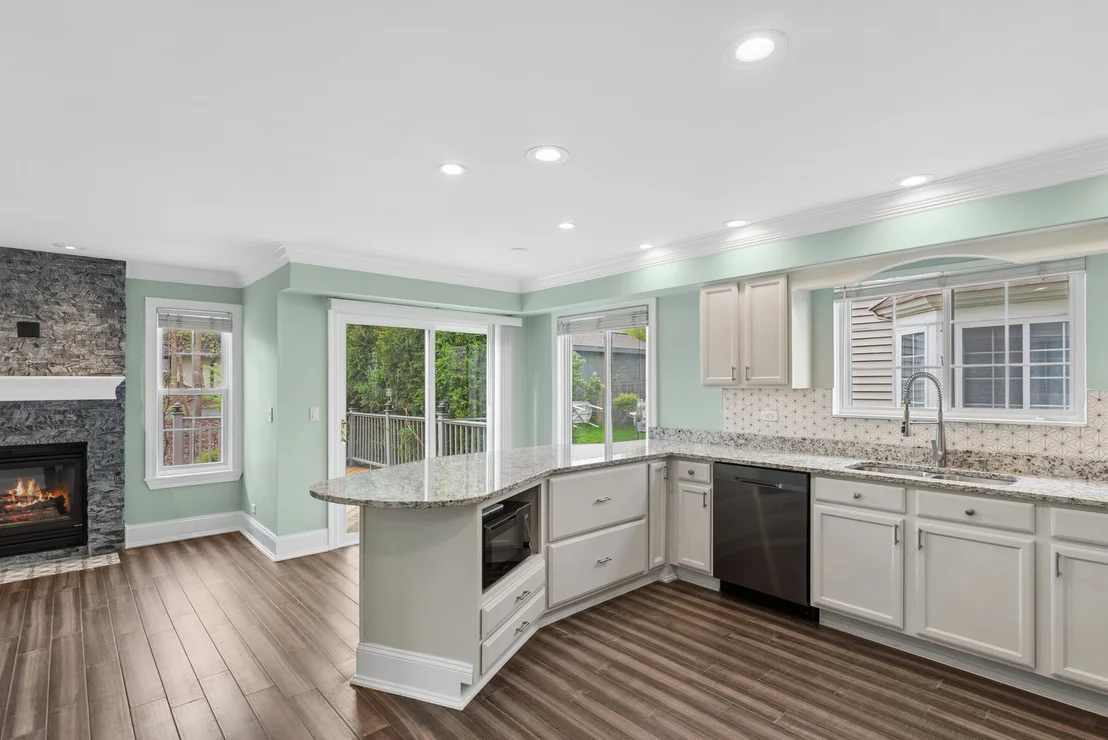 Photo of 955 Blackburn Drive