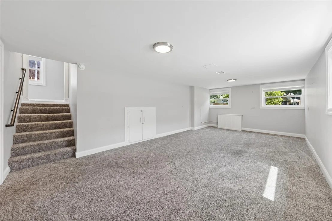 Photo of 408 W Commonwealth Lane