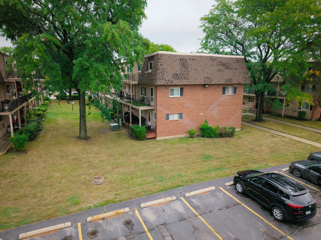 Photo of Unit 2 at 2508 Algonquin Road