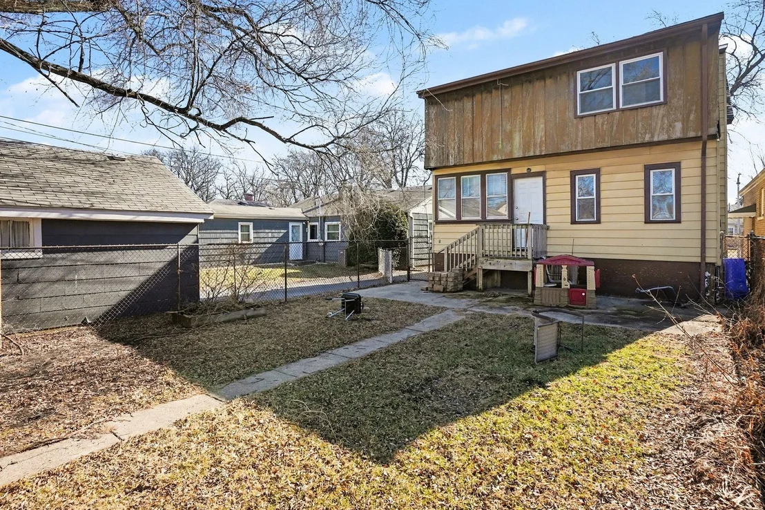 Photo of 8332 44th Place