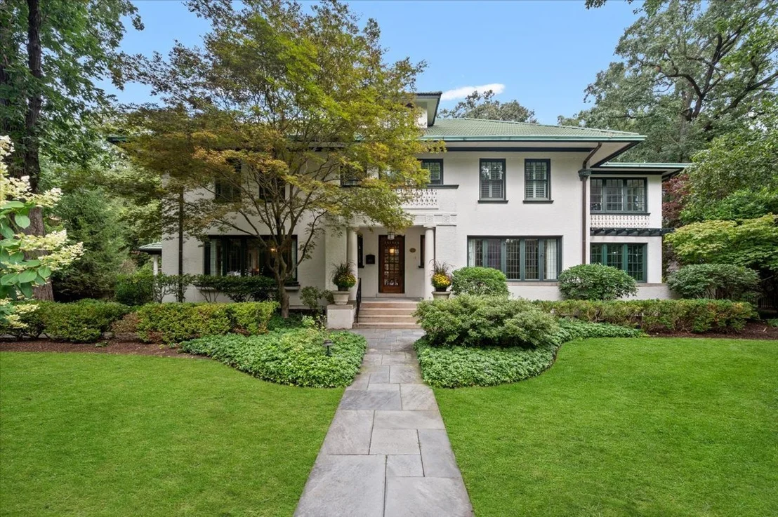 Photo of 2855 Sheridan Place