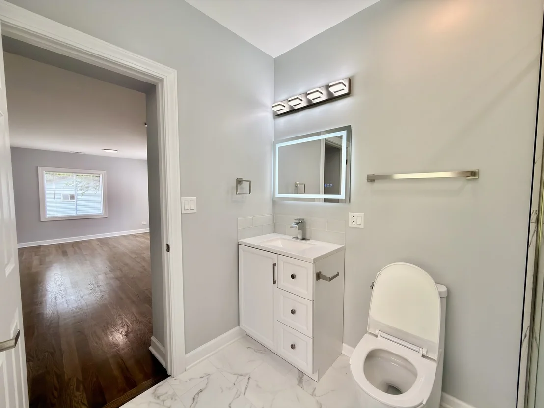 Photo of 4326 W Washington Boulevard