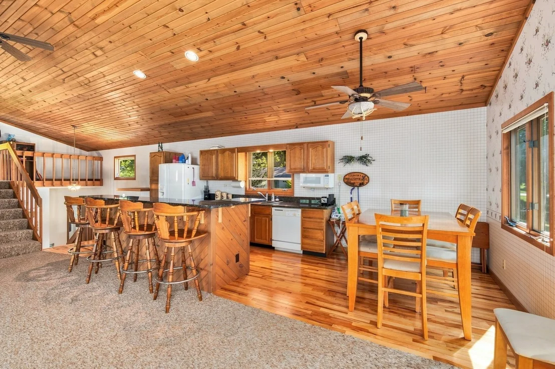 Photo of 154 Beachview Court