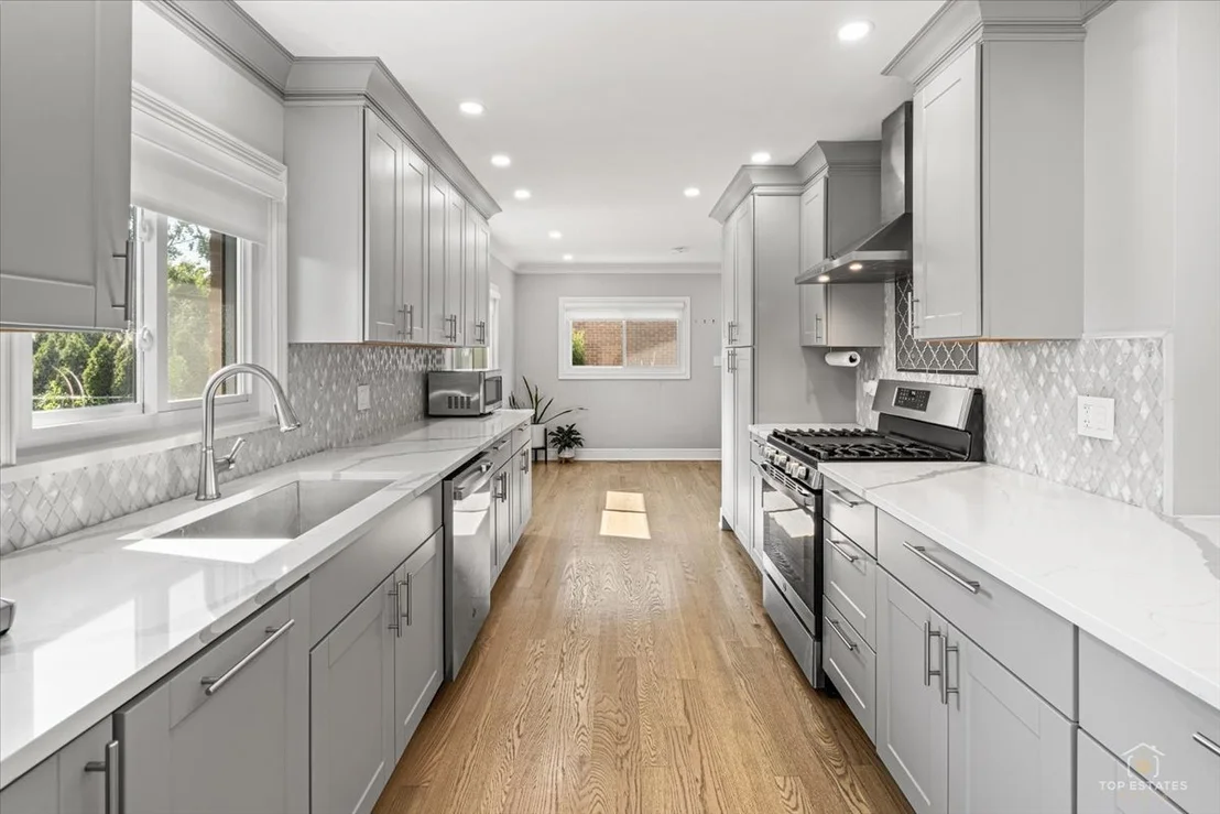 Photo of 875 Horne Terrace