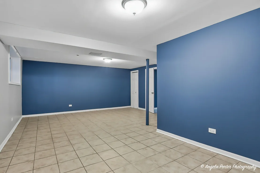 Photo of 410 WILLOW Road