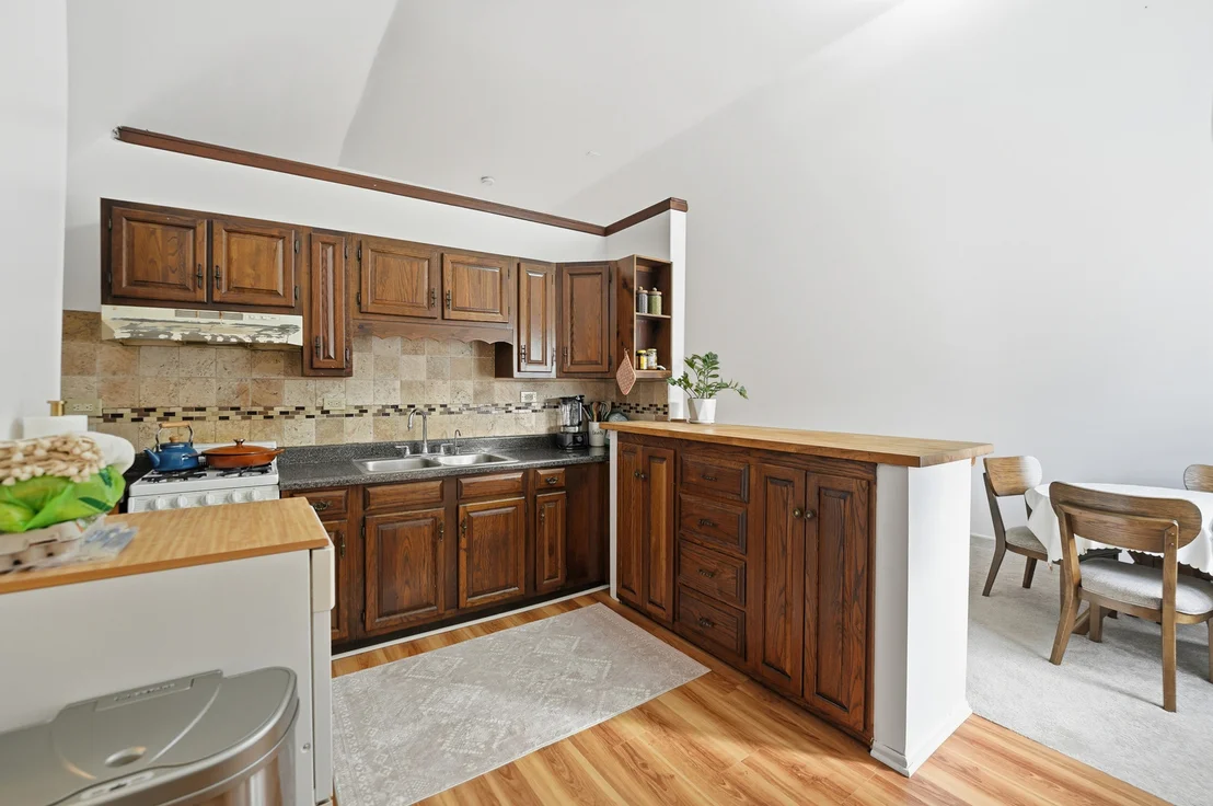 Photo of 2401 Rohlwing Road