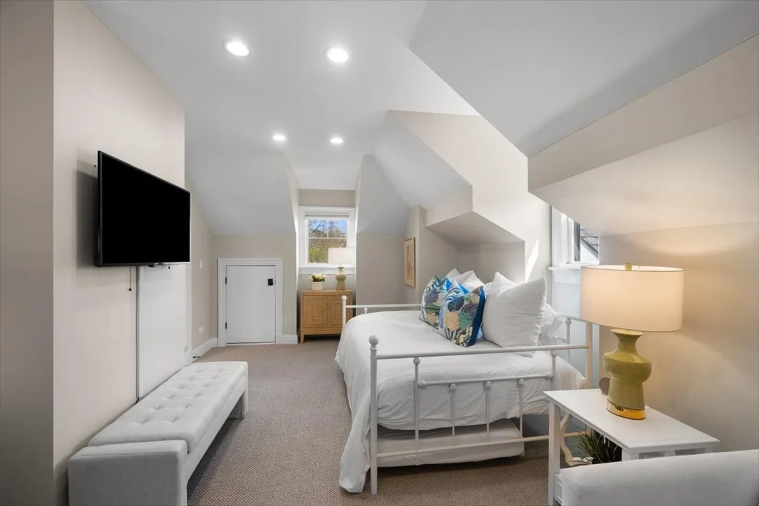 Photo of 1482 Edgewood Lane