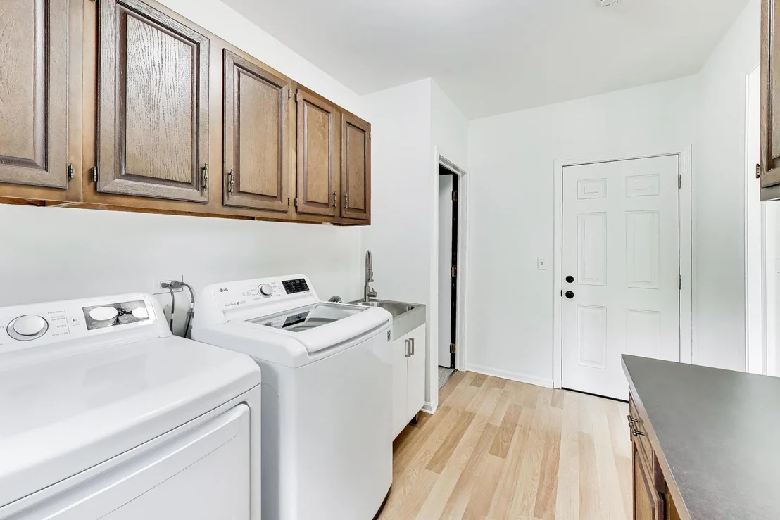 Photo of 1225 Laurel Avenue