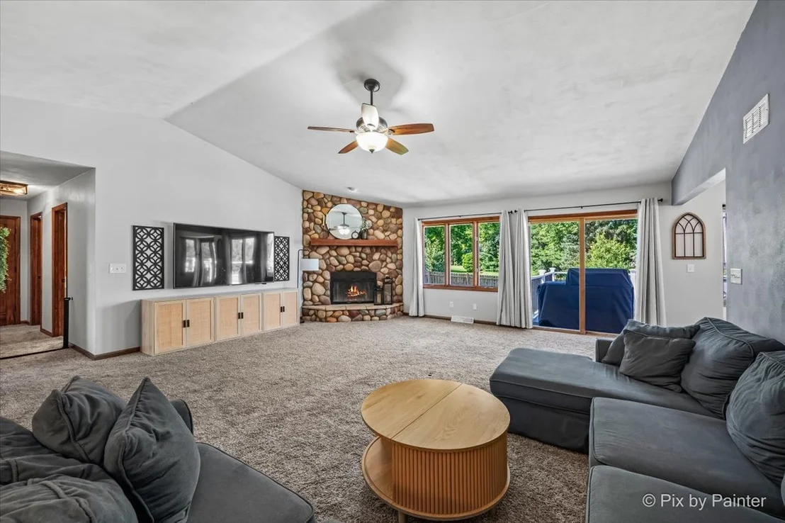 Photo of 7585 Derby Close