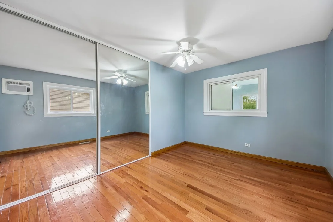 Photo of 670 Lakeview Lane