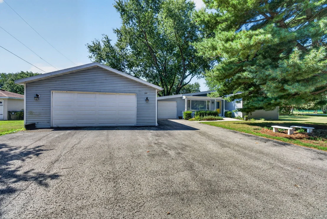 Photo of 5775 Peart Road
