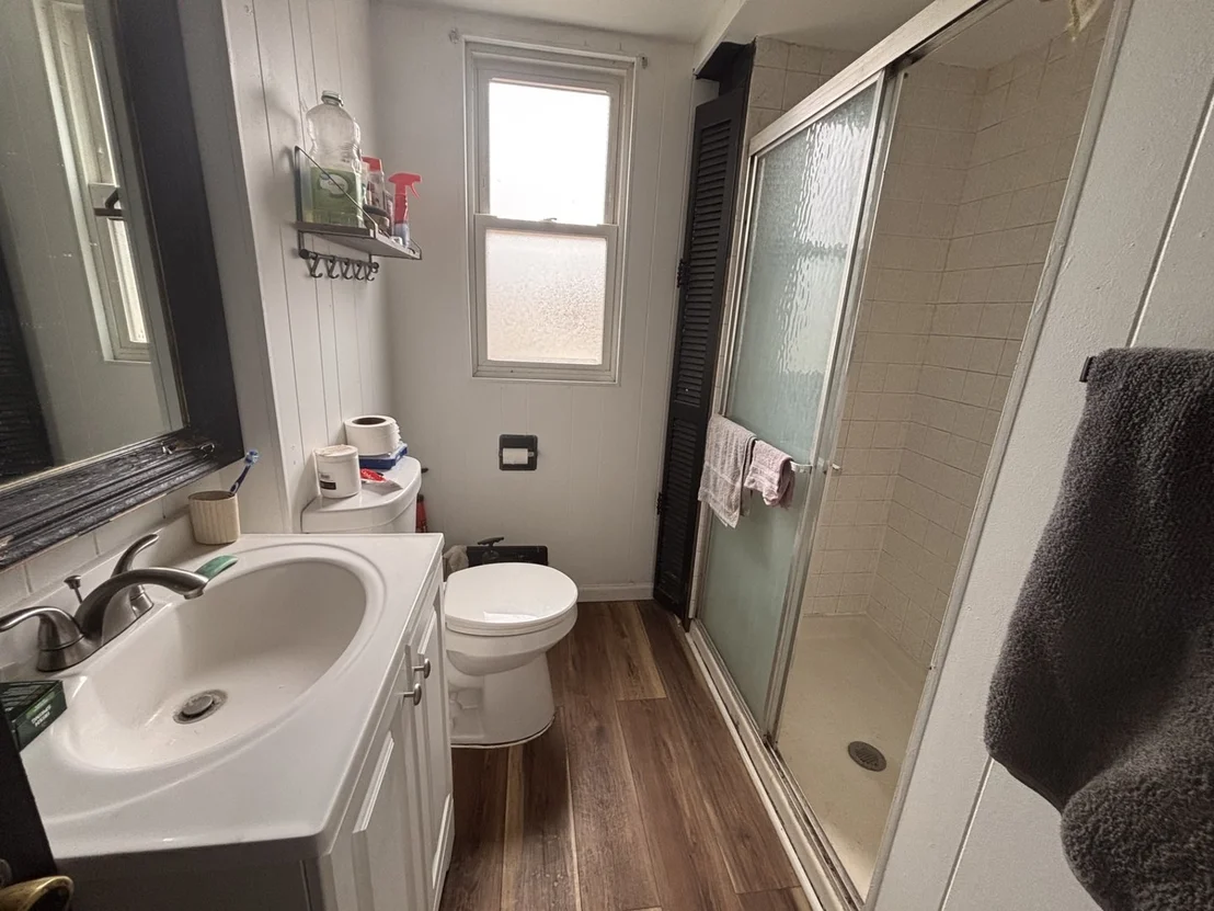 Photo of 16343 Central Park Avenue